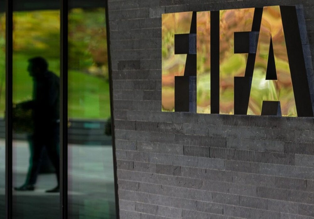 La Fifa Met En Garde L Instance Br Silienne Du Football Contre Une