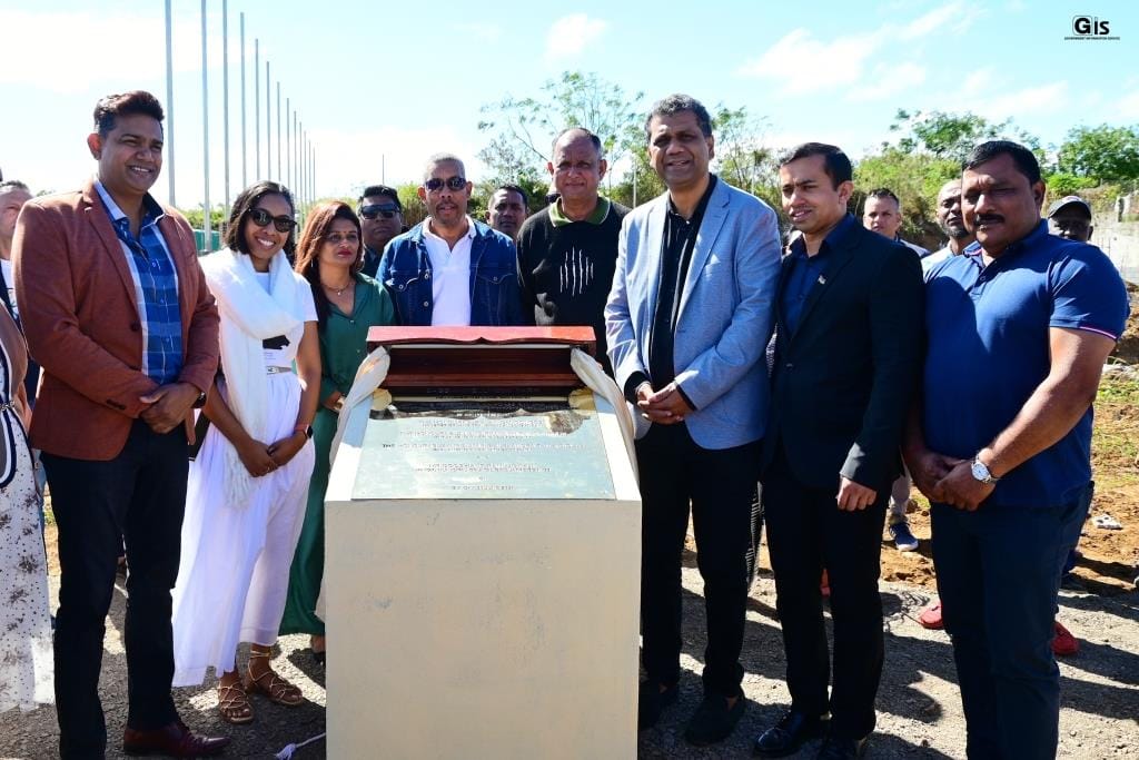 Minister Ramano lays foundation stone for the construction of the Bassin Wellness Park